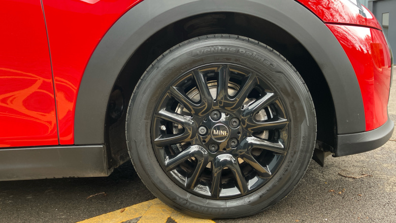 MINI Hatchback 1.5 Cooper Exclusive Premium 5dr Auto Petrol Hatchback